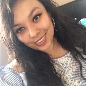 Meet your Posher, Abigail